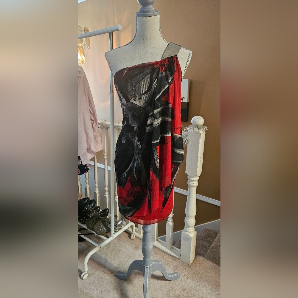 Le Chateau Vibrant Red and Black Dress